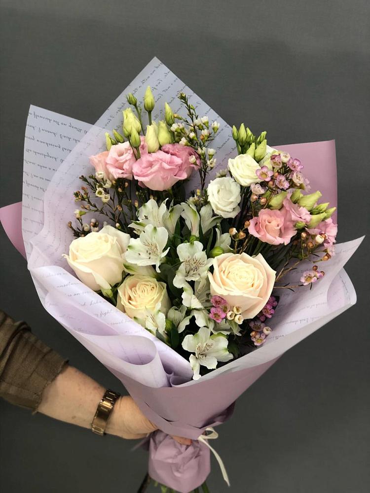 Букет цветов из: Альстромерии, Розы и Лизиантусы в Духовщине