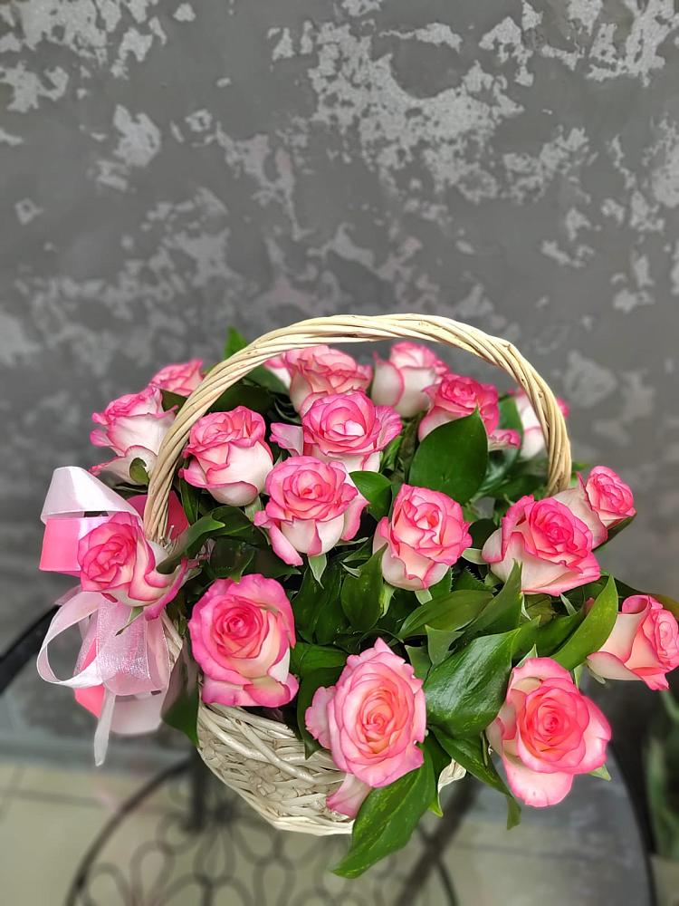 Цветочная композиция из Розы в корзине в Духовщине