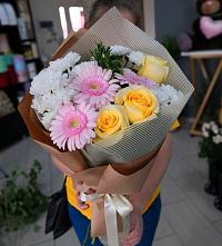Букет цветов из:  Герберы, Розы и Хризантемы в Духовщине