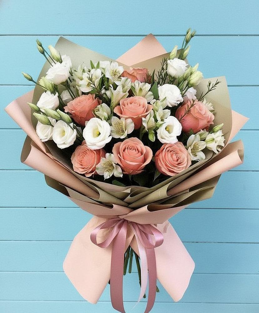Букет цветов из: Розы, Альстромерии и Лизиантусы в Духовщине