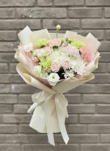 Букет цветов из:  Гвоздики, Розы, Лизиантусы и Хризантемы в Духовщине