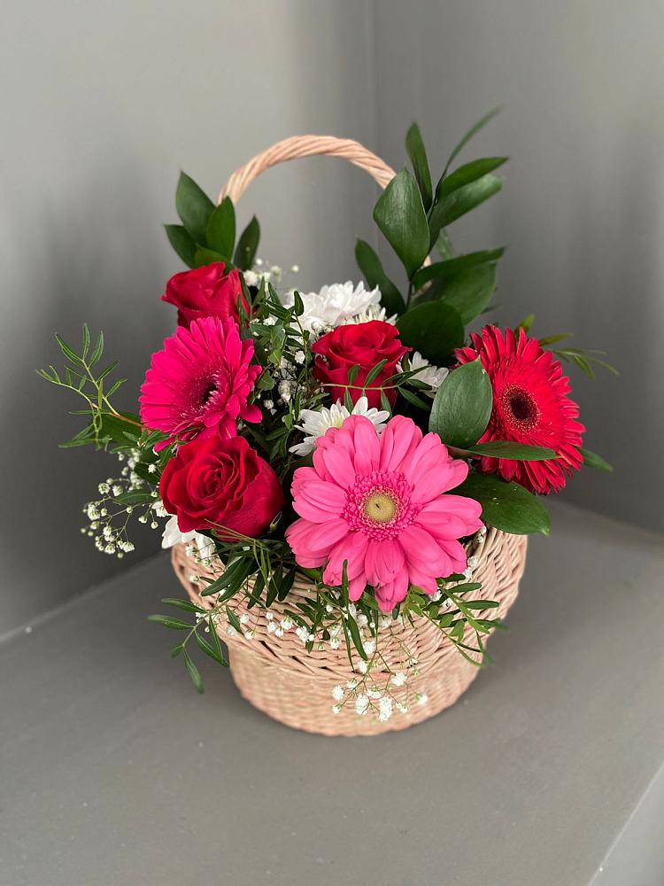 Цветочная композиция из Розы, Хризантемы и Герберы в корзине в Духовщине