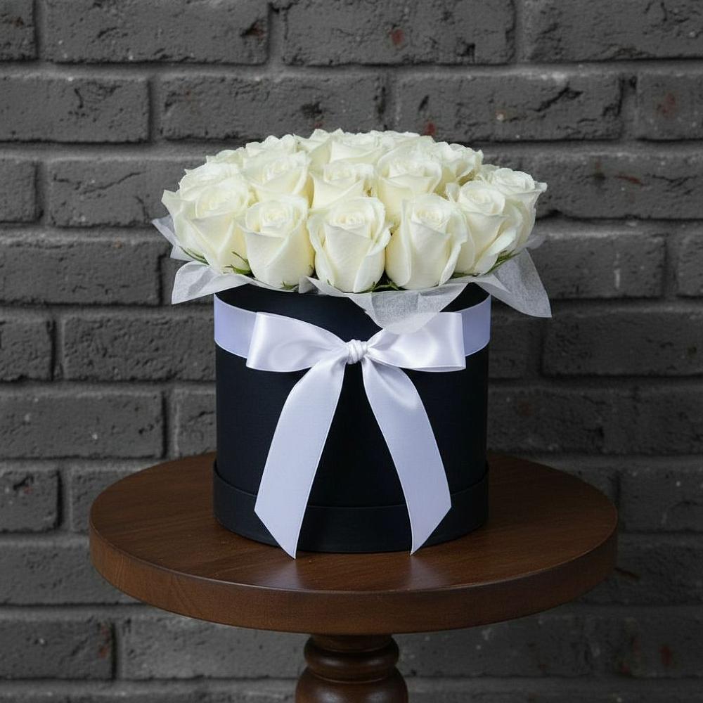 Цветочная композиция из Розы в шляпной коробке в Духовщине