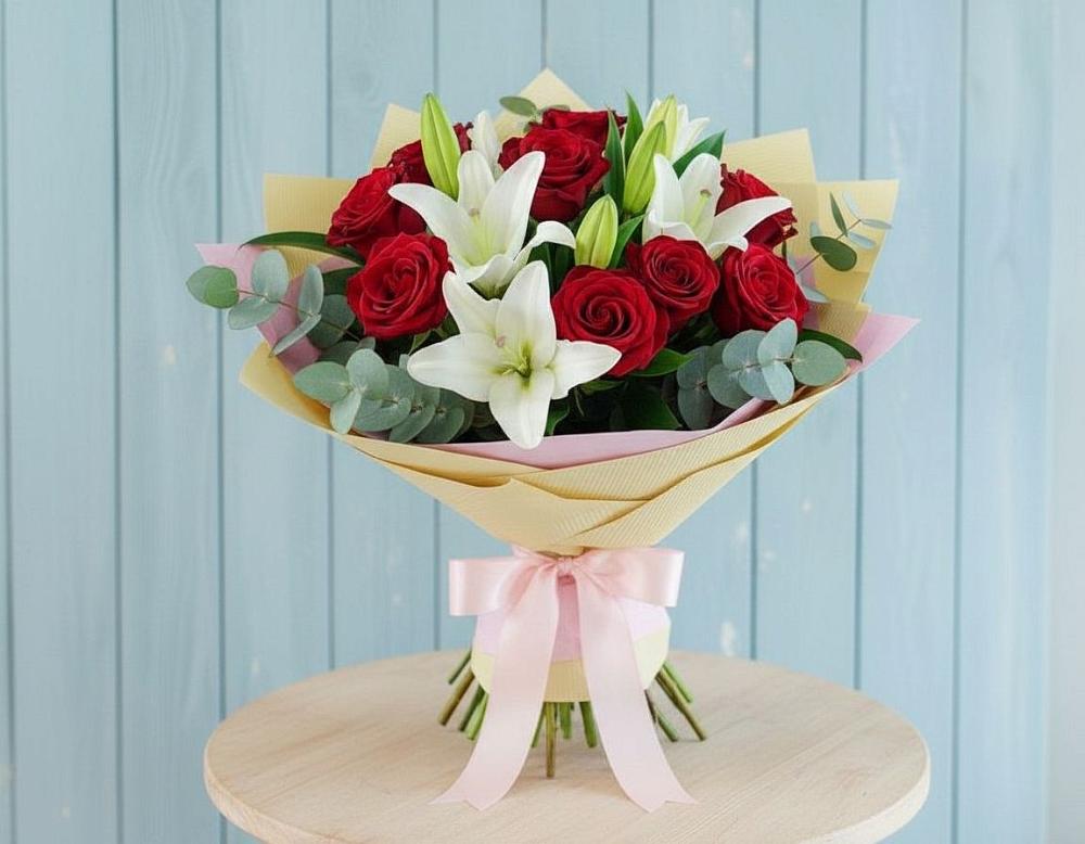 Букет цветов из: Лилии и Розы в Духовщине